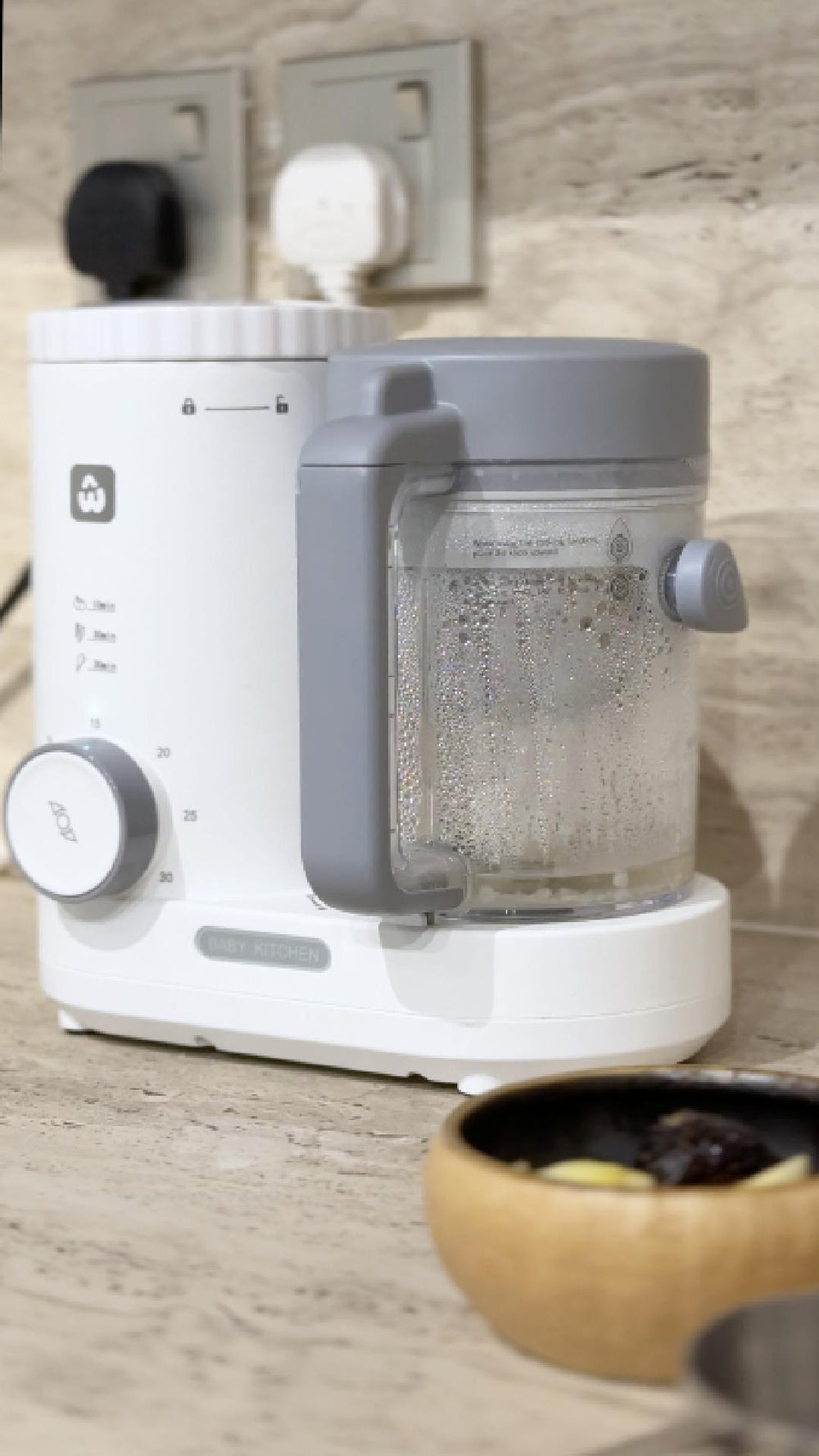 <h3>اكثر من 5000 ام تثق في امومة 💕</h3>